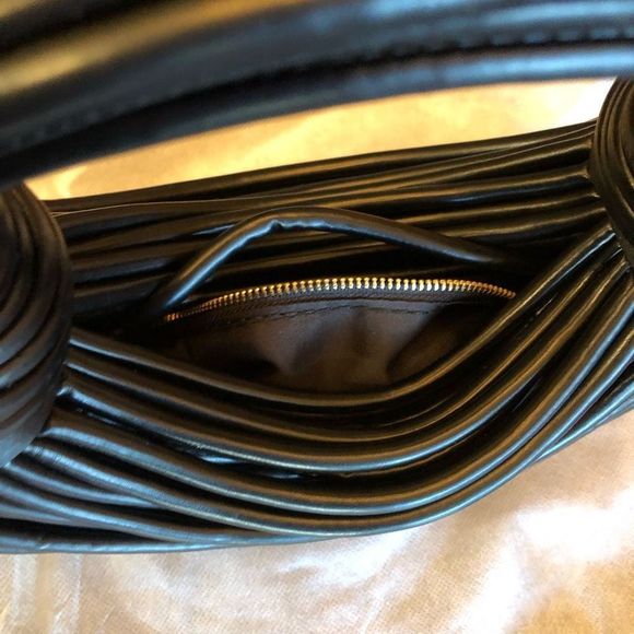 LICORICE BAG - NWT Adorable & Unusual PU Vegan Satchel/Crossbody. LOVE THIS ♥️ - Picture 12 of 16